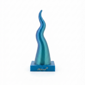 Corno Portafortuna Mela Verde – Scultura in PLA Verde Ottanio e Blu Cangiante su Base